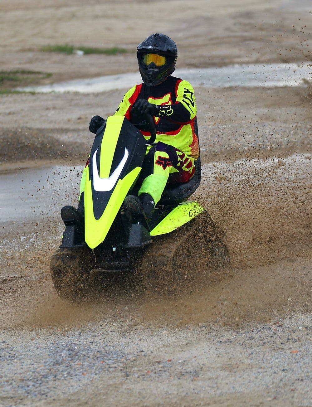 Dwugąsienicowy elektryczny gokart terenowy ETV z baterią litową 72 V